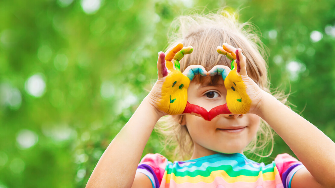 poze/children-hands-colors-summer-photo-selective-focus.jpg